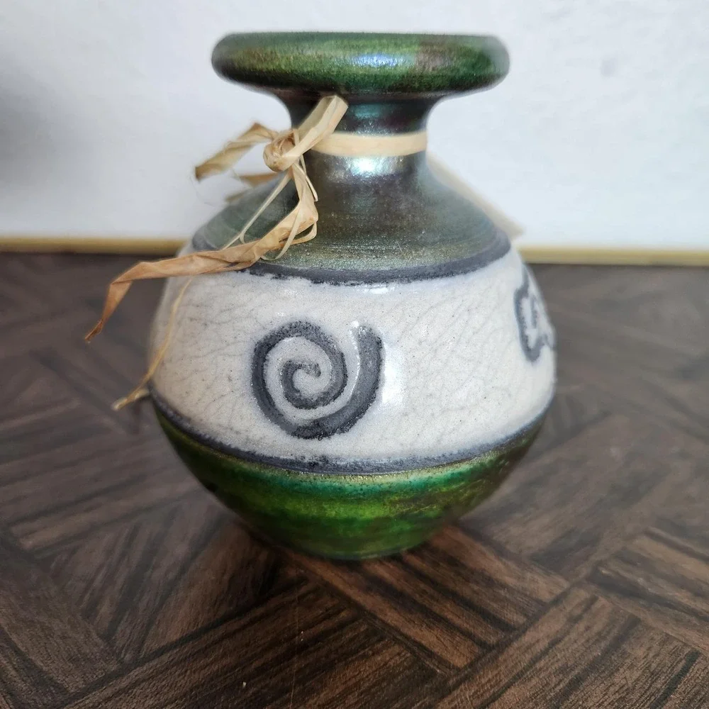 Vintage‎ Kokapelli iridescent green pottery vase Earth & Fire